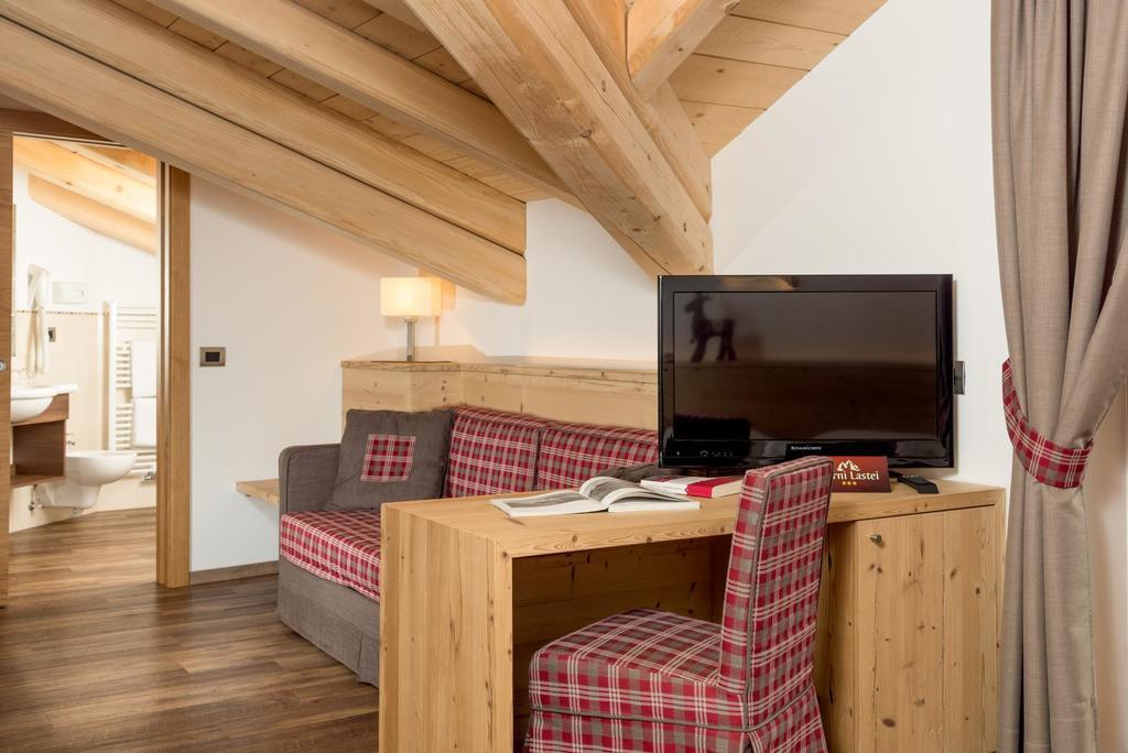 Hotel Garni Lastei Pozza di Fassa Exterior foto